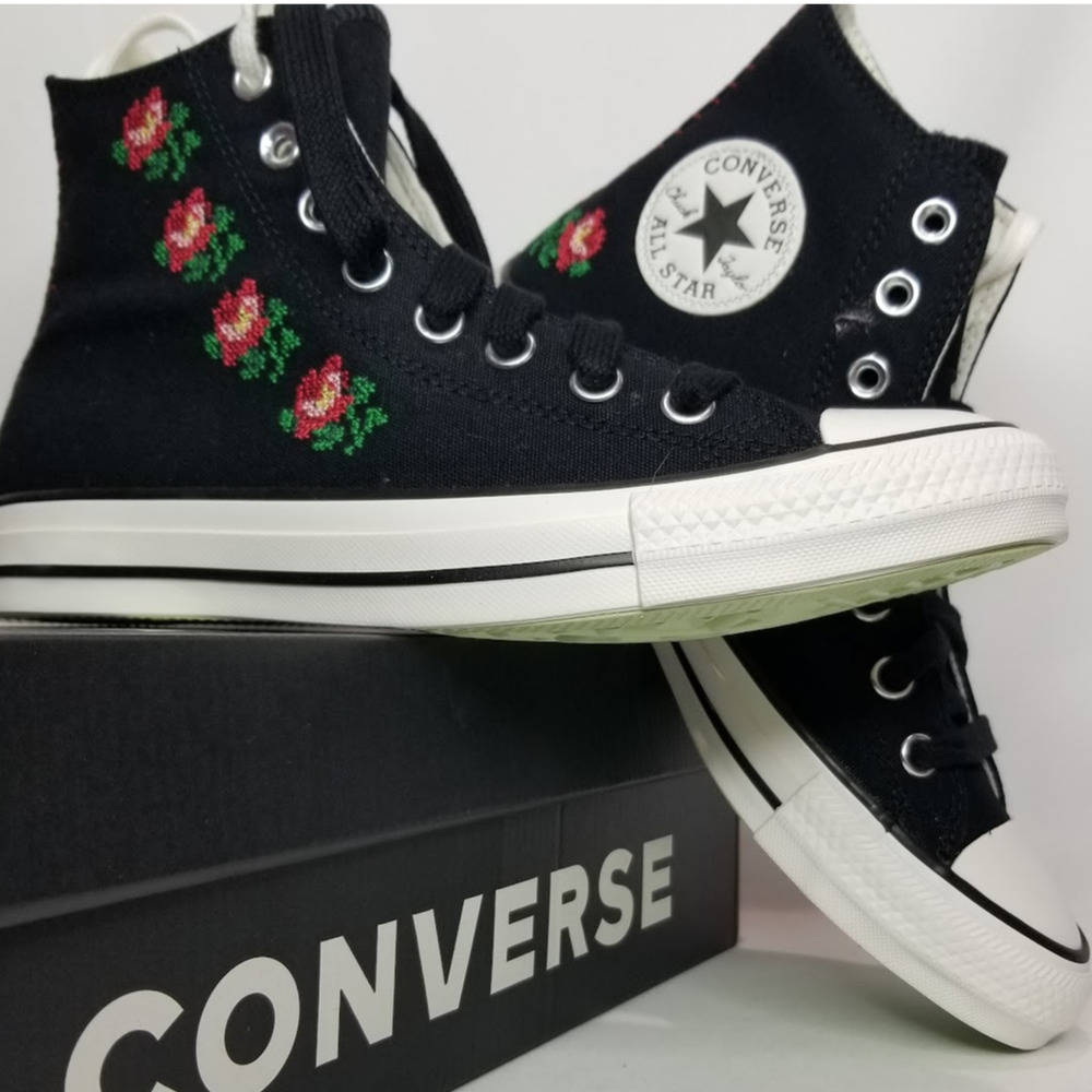 Converse Women's CTAS Rose Cross Stitch Hi Tops Size 8 Black Red A13657C NWT - Picture 1 of 6